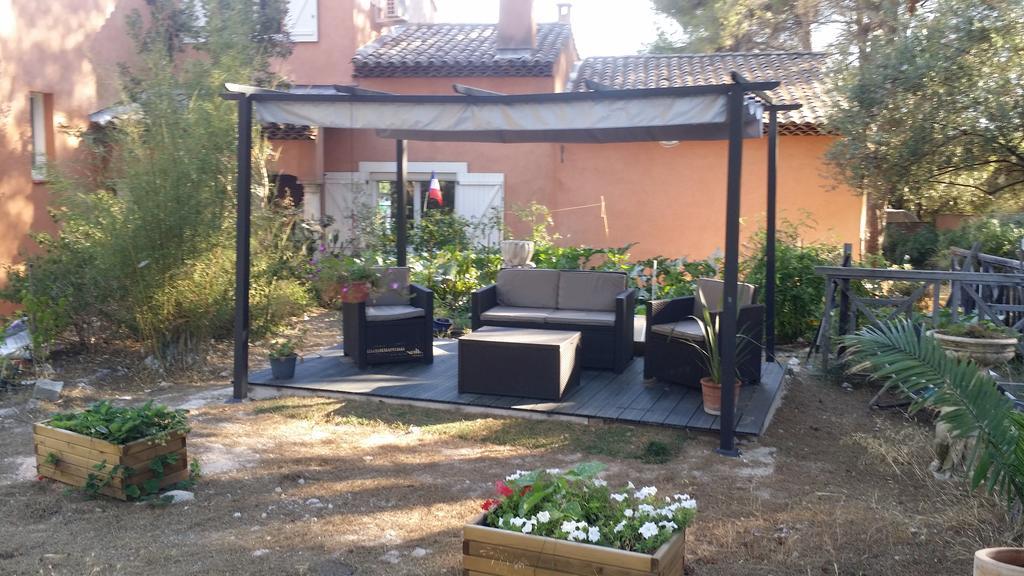 Appartement Pinede Man Yelle Санари-сюр-Мер Екстериор снимка