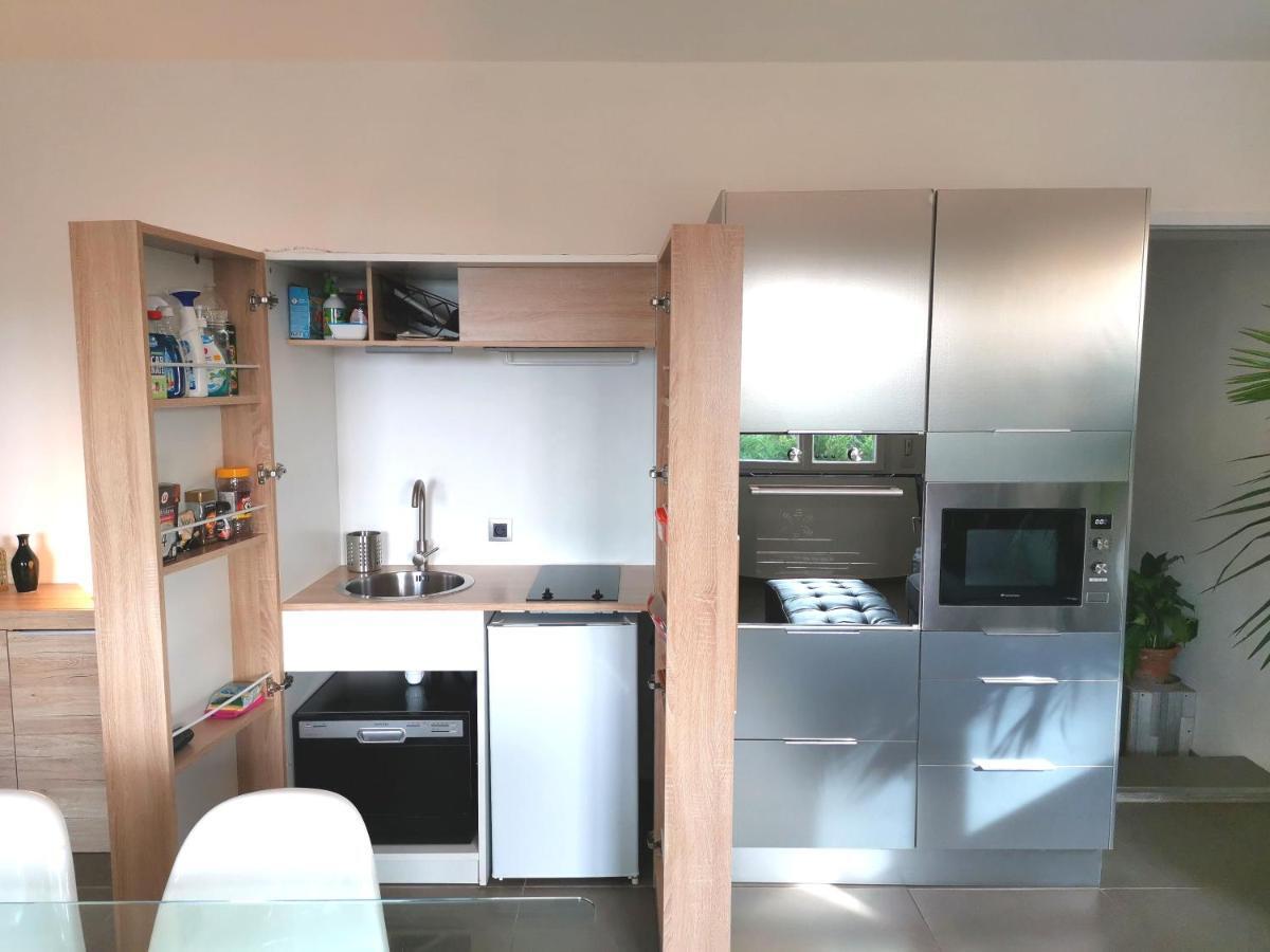 Appartement Pinede Man Yelle Санари-сюр-Мер Екстериор снимка
