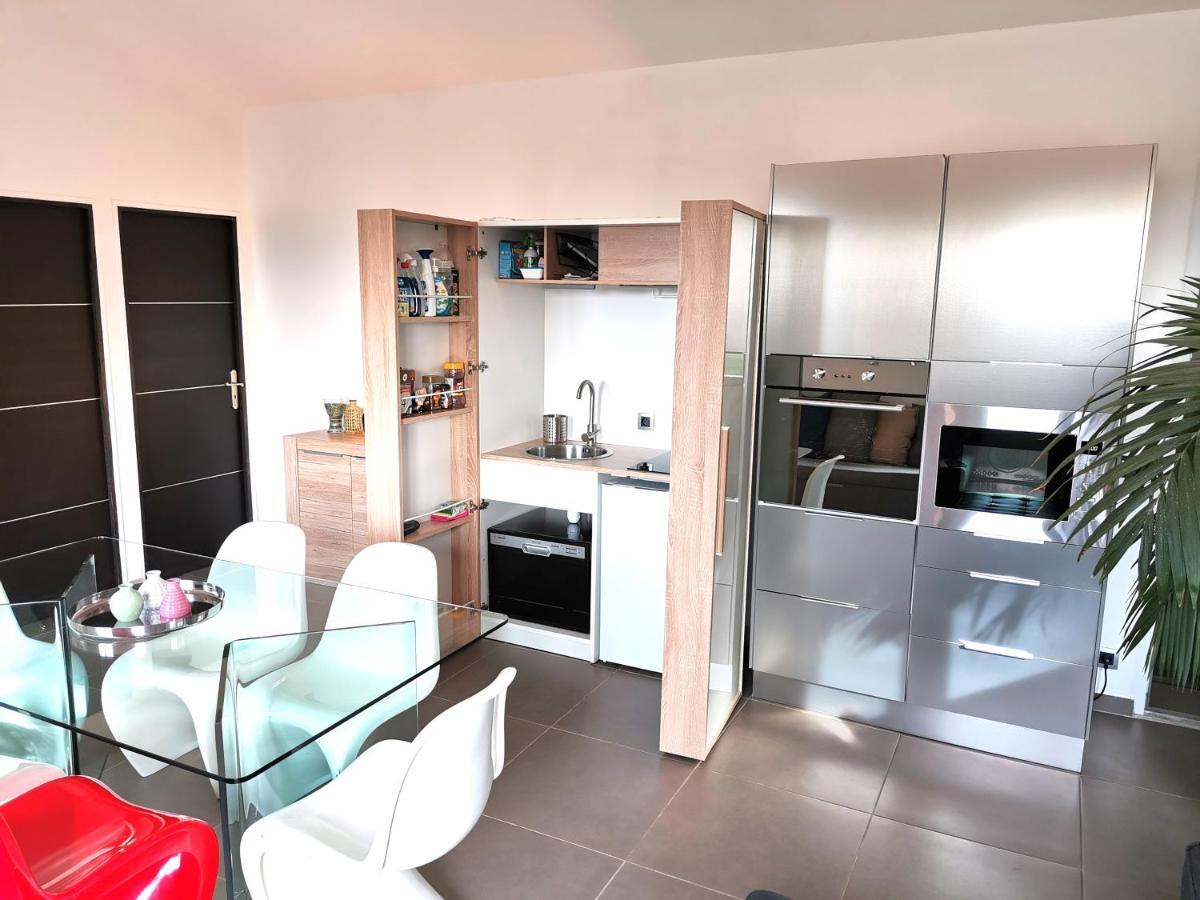 Appartement Pinede Man Yelle Санари-сюр-Мер Екстериор снимка